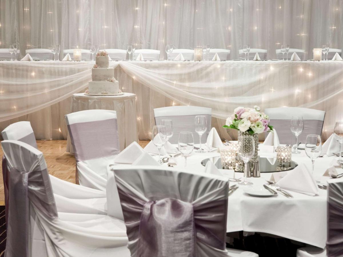 Pullman Sydney Hyde Park Hotel Exterior foto A wedding reception