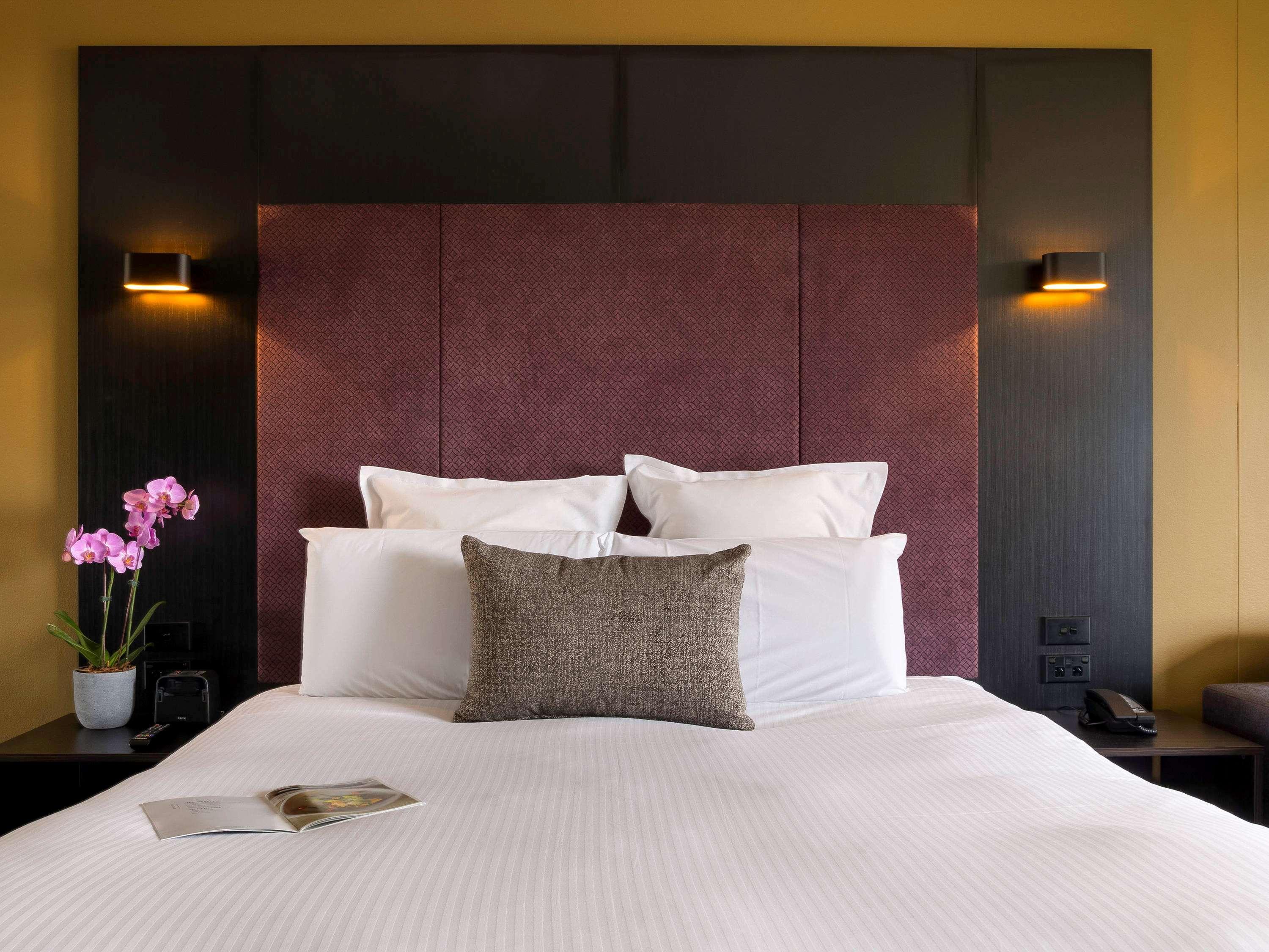 Pullman Sydney Hyde Park Hotel Exterior foto A bedroom at the hotel