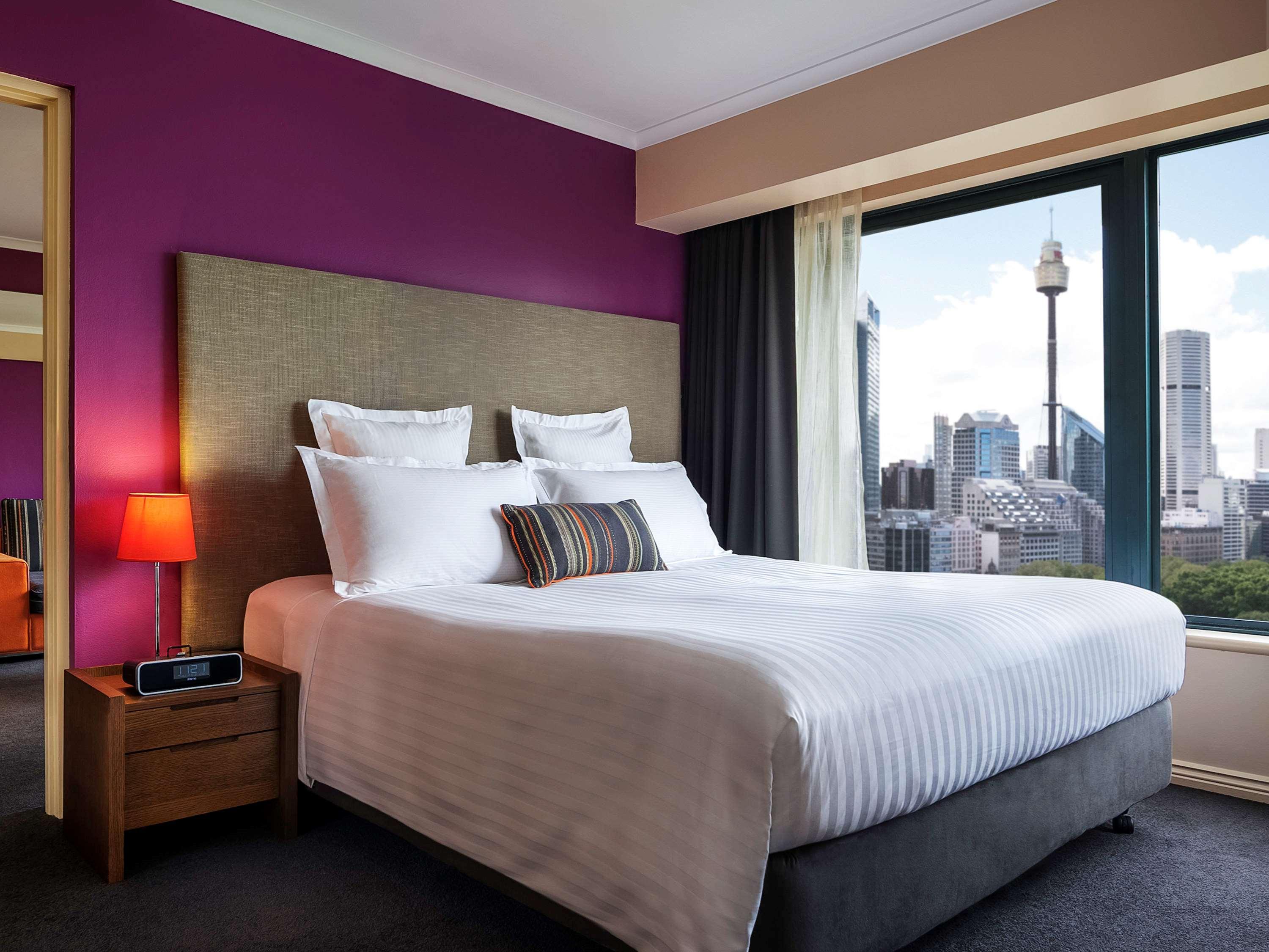 Pullman Sydney Hyde Park Hotel Exterior foto A bedroom at the hotel