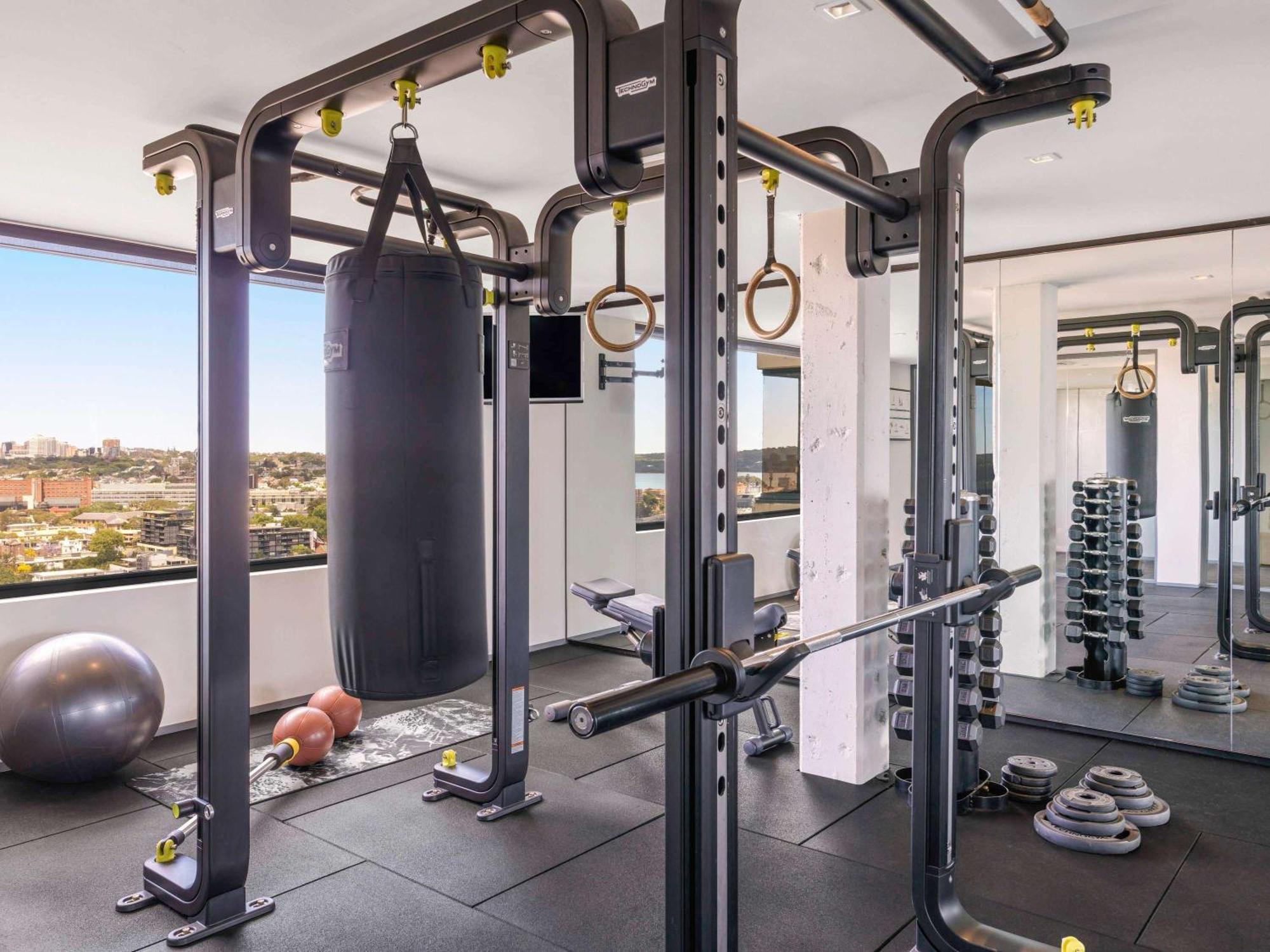 Pullman Sydney Hyde Park Hotel Exterior foto The gym at The Ivy Collection