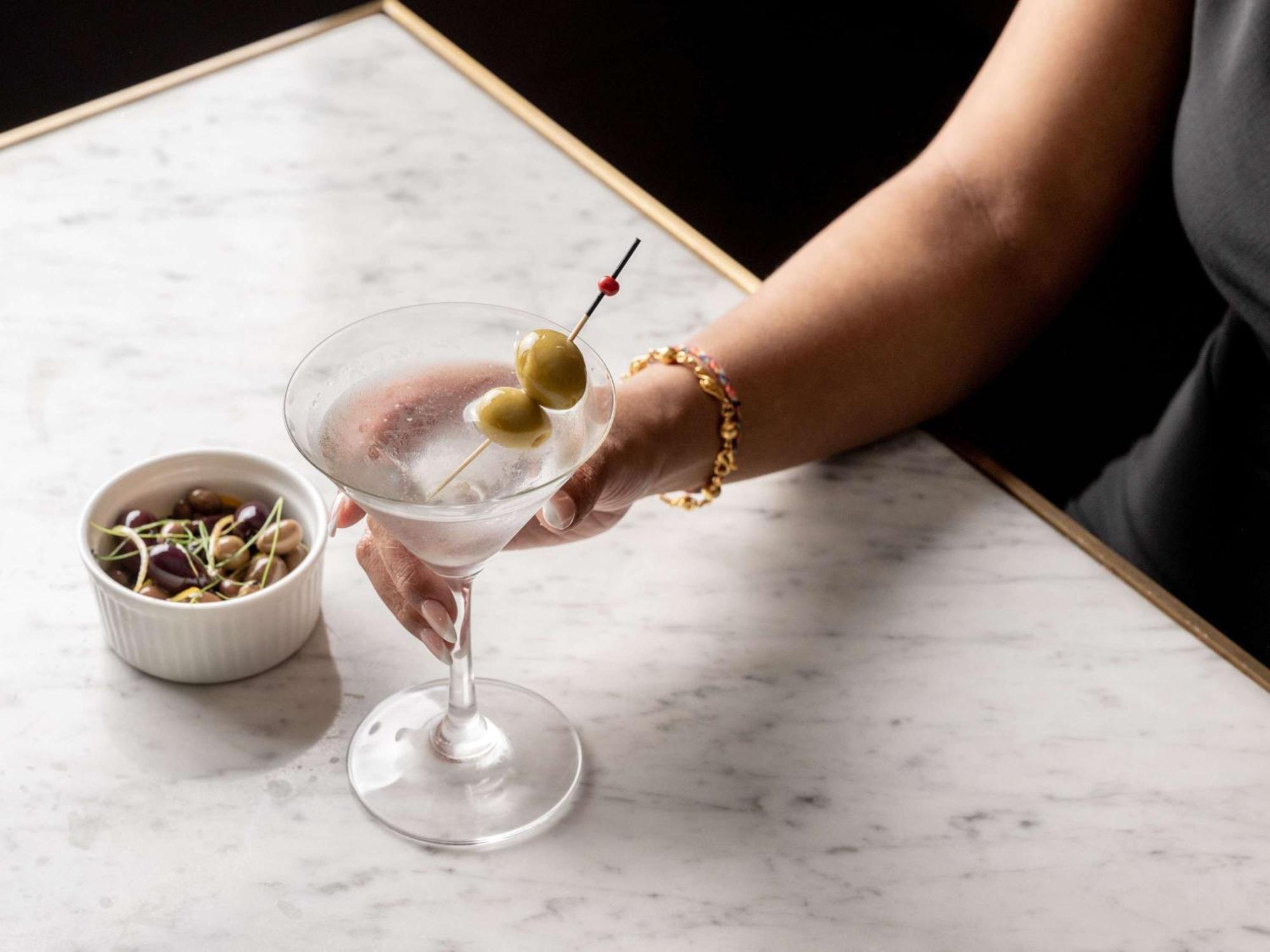 Pullman Sydney Hyde Park Hotel Exterior foto A martini
