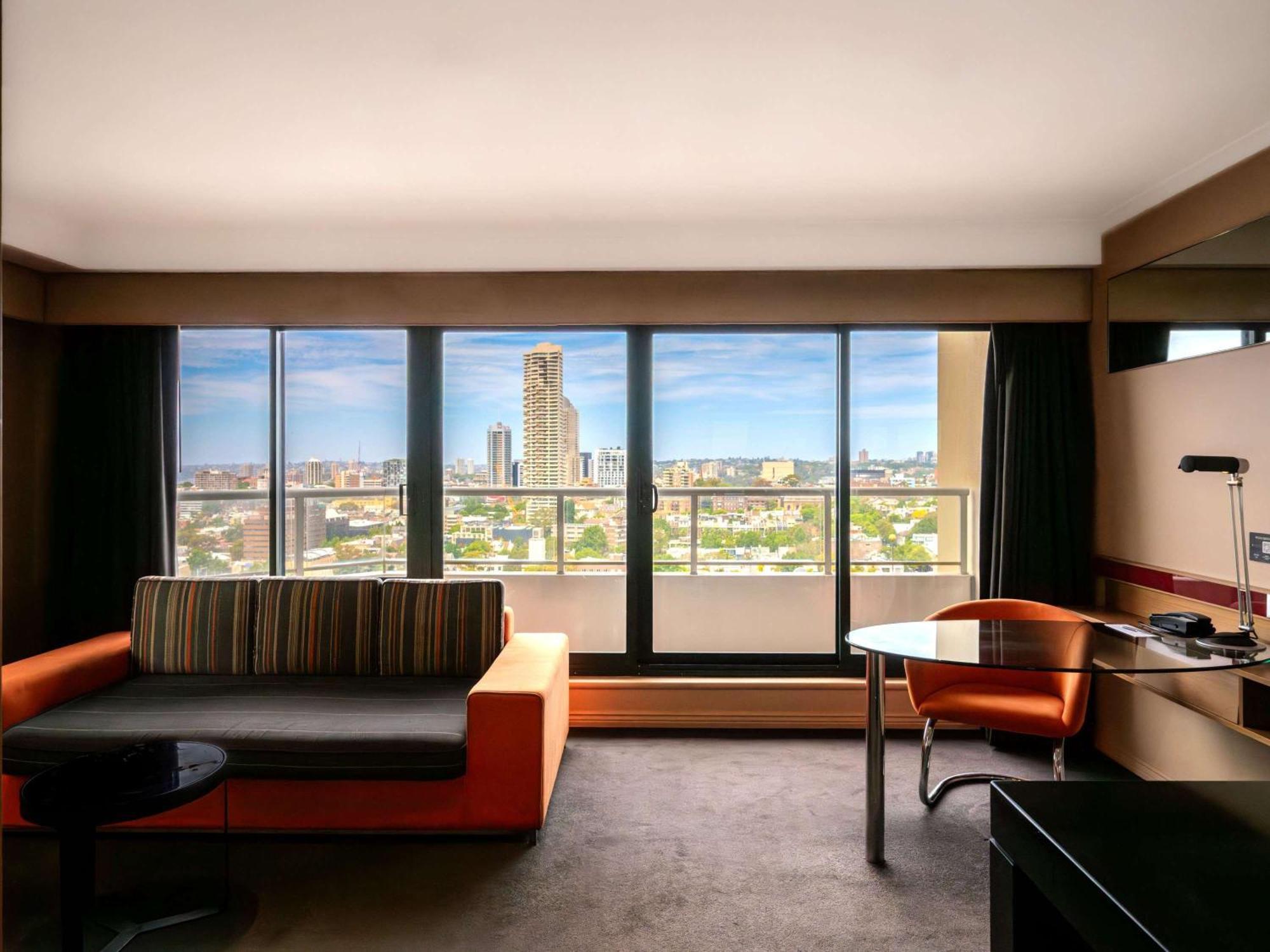 Pullman Sydney Hyde Park Hotel Exterior foto A room at the hotel